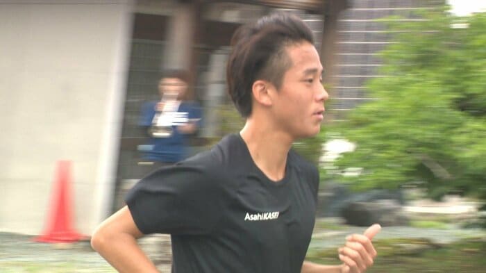 練習中の塩出翔太選手