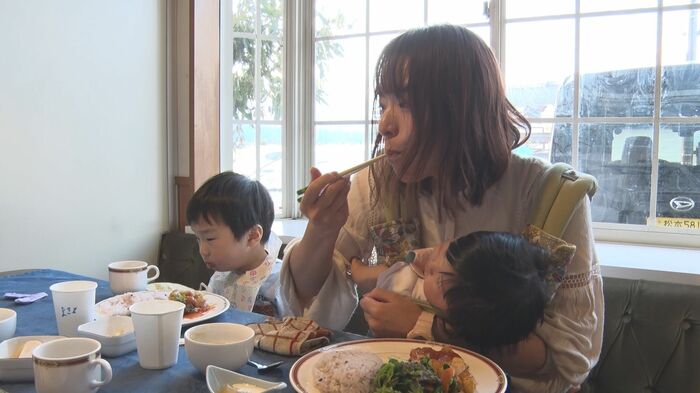 訪れた親子