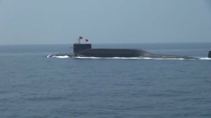 中国海軍094型戦略ミサイル原潜（戦略核ミサイル12発搭載可能）