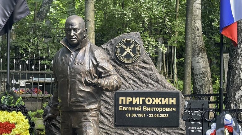 「腰抜けが！」プーチン政権に激怒し反乱後に死亡のプリゴジン氏が「ロシアの英雄」に？弔問絶えない墓地に行ってみた｜FNNプライムオンライン