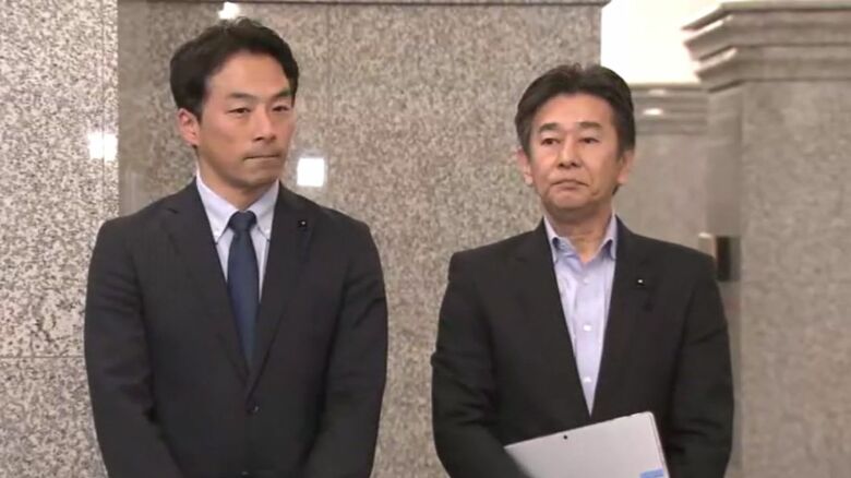 取材に応じる増山県議・岸口県議