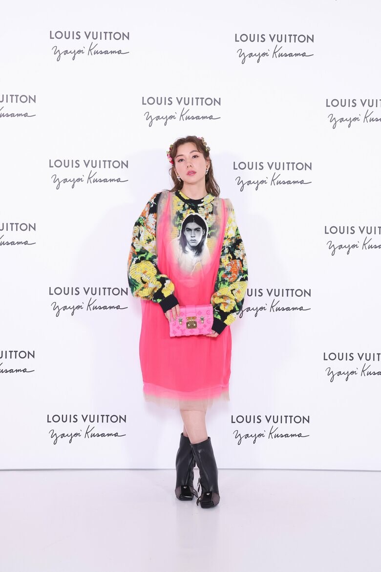 仲里依紗さん　(C)LOUIS VUITTON