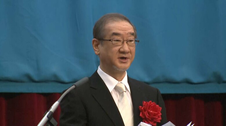 岸防衛大臣の訓示を代読した防衛省･島田和久事務次官(5日午前 埼玉･所沢市）