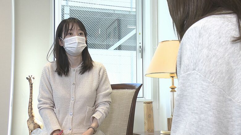 取材に応じてくれた30代女性Aさん（右）