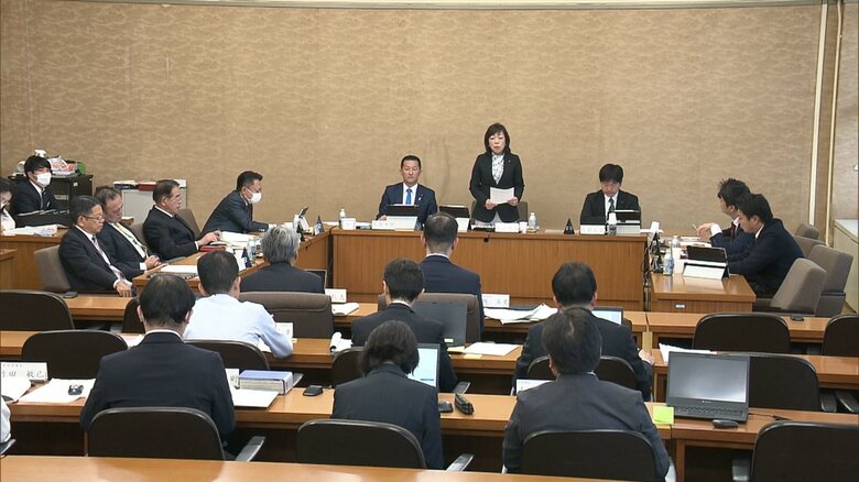総務委員には川勝知事を支える会派の議員も含まれている（2023年10月）