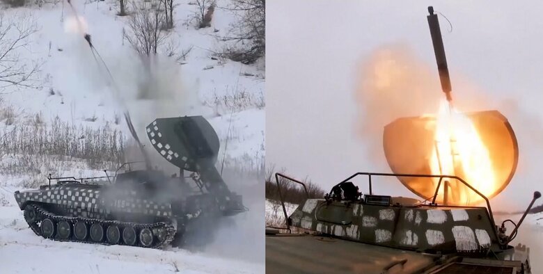 UR-77メテオリット地雷除去車輌から発射されるロープ状の爆発物(導爆索)