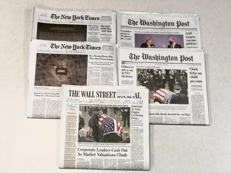アメリカ主要紙の一面を飾ったのはいずれも別のニュース