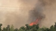 熊本地震・震度7の宇城市で竹やぶ火災　断水、台風接近に伴う強風で消火活動難航　近くの住宅に燃え広がる恐れも