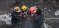 ネパール・中国の大規模土石流で生存者の発見は事実上困難とネパール当局が発表　日本人5人含む5800人以上の安否が不明