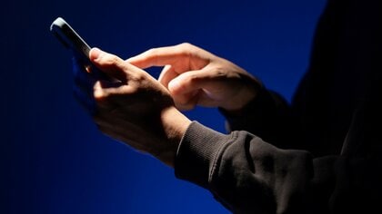 トクリュウのスマホ「遠隔解析」　裁判官に許可状とり犯罪の未然防止の方針　新たな捜査手法の導入へ提言骨子　警察庁の有識者検討会