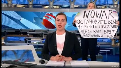 ロシア国営テレビに「反戦」訴える女性乱入 専門家「取り締まれないほどの反戦広がりを象徴」