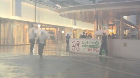 【台風25号】千葉駅前「電車が止まっていて帰れない、最悪」　タクシー乗り場に長蛇の列　JR各線に遅れや運休