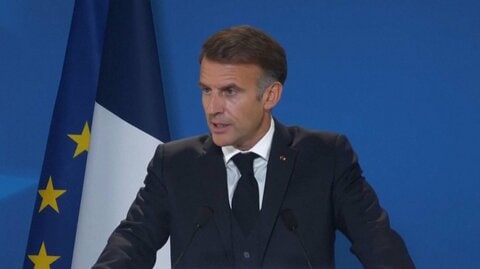 マクロン大統領、非常事態宣言も排除しない考え　パリは3日連続で夜間外出禁止令　22日以降もデモ予定