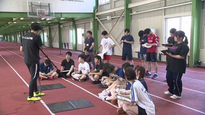 スポーツトレーナーやアスリートの治療を行う鍼灸師を養成する専門学校