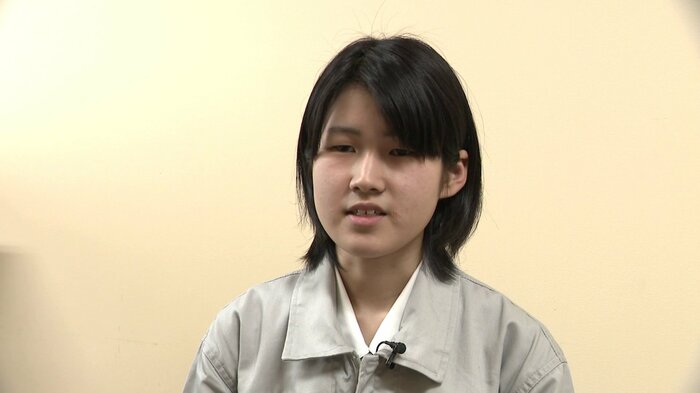 「印象的な絵を描き続けたい」と語る佐藤紗さん