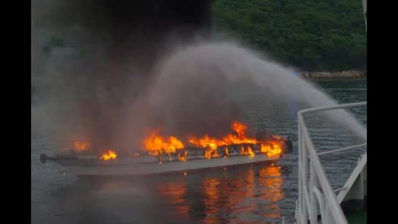 【情報更新】高松市男木島沖の瀬戸内海で船舶火災　乗っていた２５人は救助　高松海上保安部｜FNNプライムオンライン