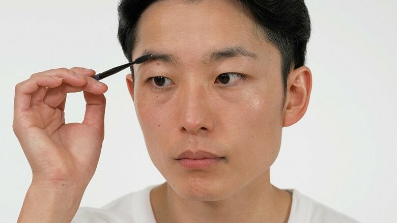 男性も化粧をする時代？資生堂が“メンズメイクセミナー”を開始…担当者「若年層だけでなく40代以上の開催依頼も」｜FNNプライムオンライン