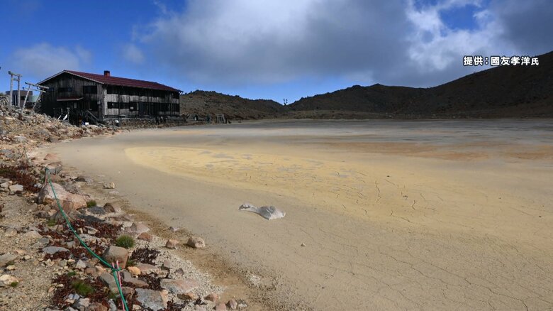 干上がって乾ききった地面