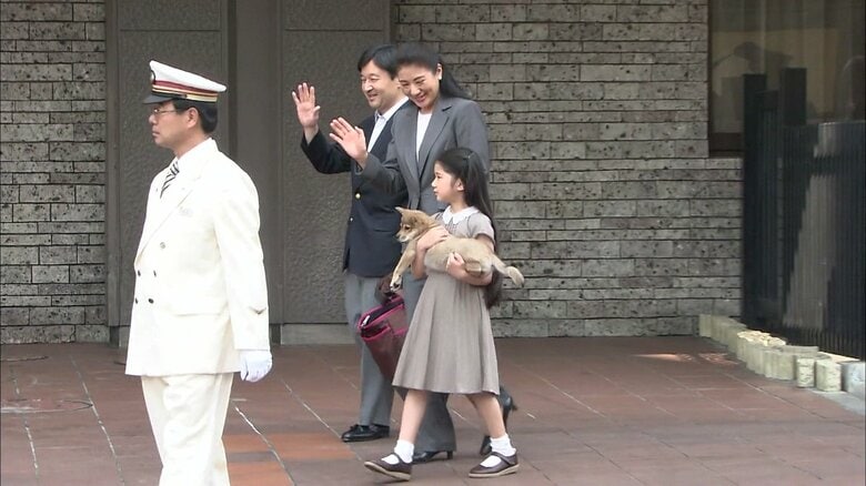 平成21（2009）年 宇都宮駅で由莉を抱えられる愛子さま
