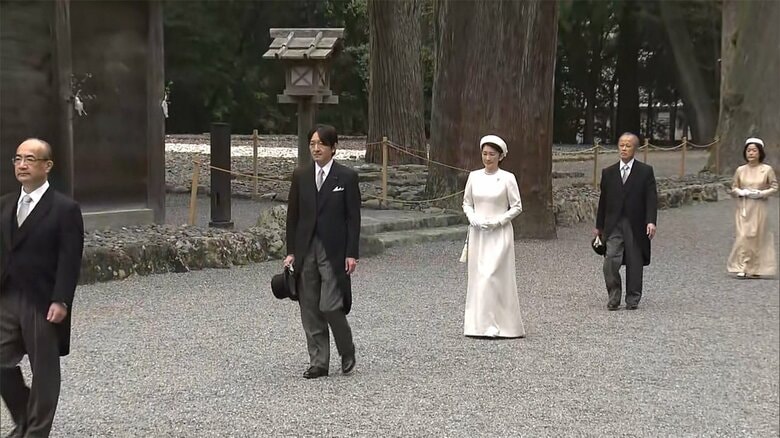 厳かな雰囲気の中、秋篠宮ご夫妻は伊勢神宮を参拝された。
