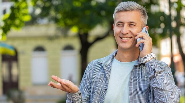 徐々にターゲットに要求を始めていく（イメージ）