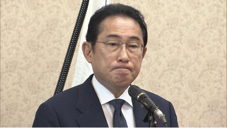 自民党代議士会で挨拶する岸田首相　6月21日