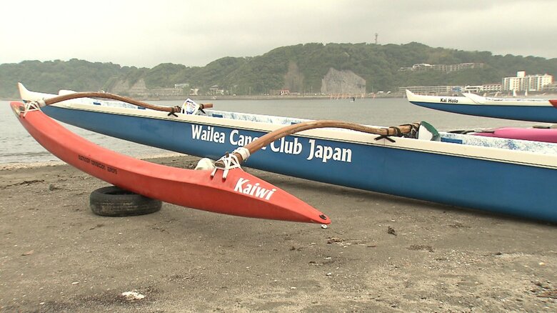 オレンジの「浮き」が、カヌーのバランスを保っているのが特徴