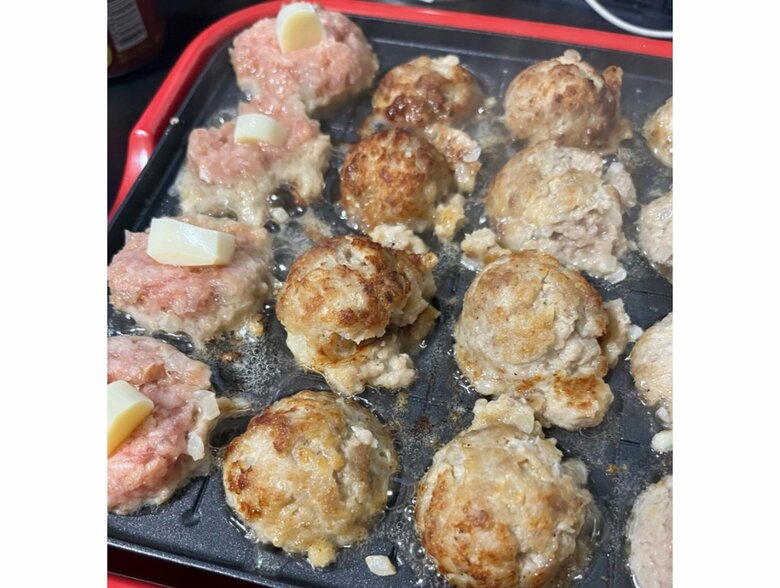 タコ焼き器でハンバーグ（提供：メタこさん）