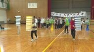 ラケットに紙風船乗せ走るなど…三重県尾鷲市でシニアのスポーツ大会 老人クラブに所属する約200人が7種目に挑戦