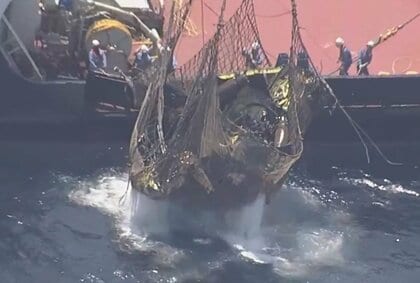 【速報】陸上自衛隊ヘリ事故　機体を引き揚げ