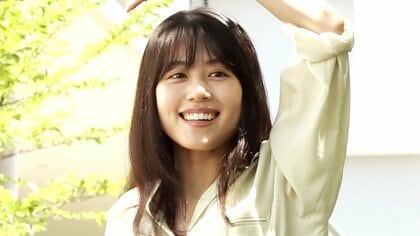 有村架純は「誘う派」実は積極的？ ポッキーCMに初出演 ゆったりシャツ姿の“自然体”演技で魅せる