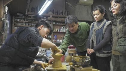 「途上国の陶器に価値を」“高級な器”を伝える陶芸家の思い　ベトナムの陶芸従事者の生活向上へ【福岡発】