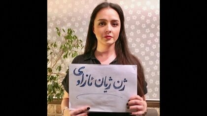 イラン当局 有名女優を逮捕　米アカデミー賞作品に出演　スカーフ着用“抗議”デモめぐり
