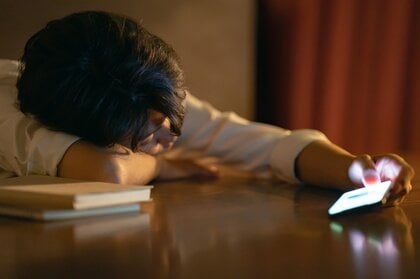 【オミカレ婚活実態調査】恋愛相談をしたい男性の3割以上が「相談できる人がいない」の現状。ひとりぼっちのクリスマス回避に友人への恋愛相談も重要に。