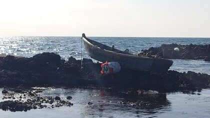 石川県志賀町の海岸に「ハングルの様な文字」が記された木造船が漂着 朝鮮半島から流れ着いたか