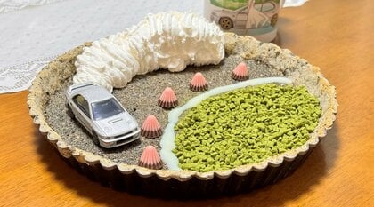 「センス抜群!」車好きの夫の誕生日に妻が“ドリフトケーキ”を手作り…白煙や路面の再現度が見事