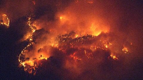 岩手2カ所の山林火災、延焼続く　1800人超に避難指示　住宅など建物7棟焼ける　県は自衛隊に災害派遣要請