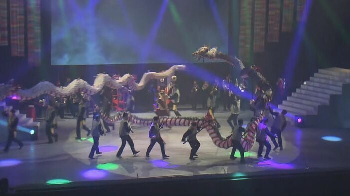 演劇やダンス、長崎の祭りなどが繰り広げられた
