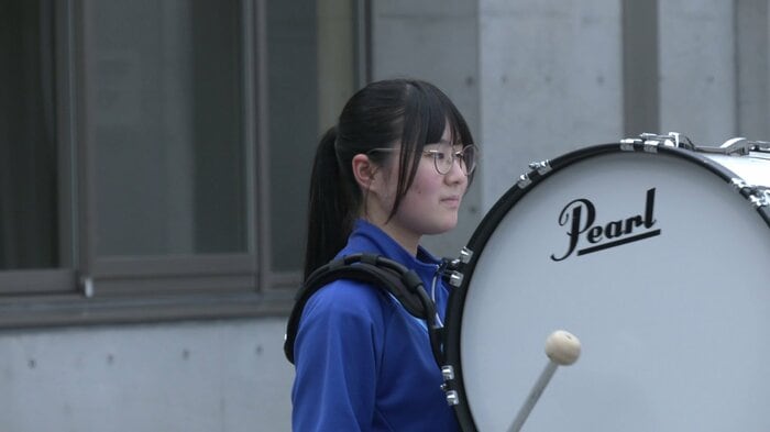 「演奏だけでなく動きを完璧にこなすのが難しい」と語る部長の柳谷美優さん