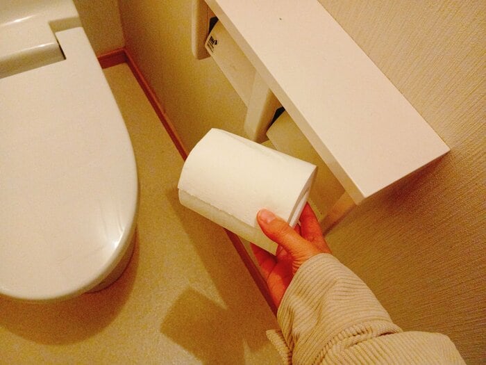 （8）トイレットペーパーと手拭きタオルの設置