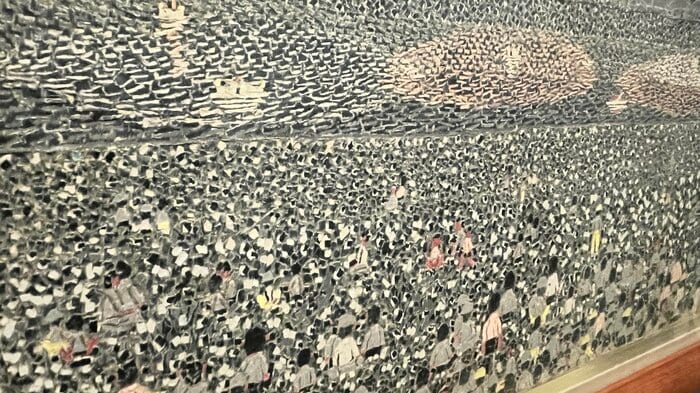 見よ！大勢の見物人…