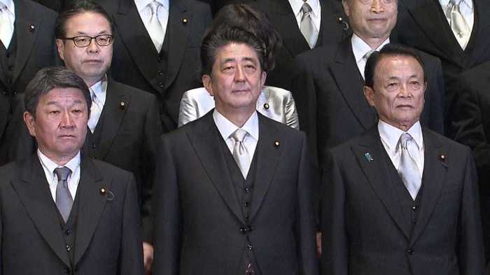 出鼻くじかれレア対応も 安倍「全員野球内閣」の行方は