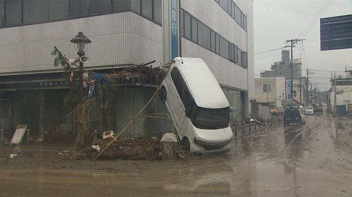土砂の片づけ作業続く 各地で大雨被害甚大 熊本・人吉市