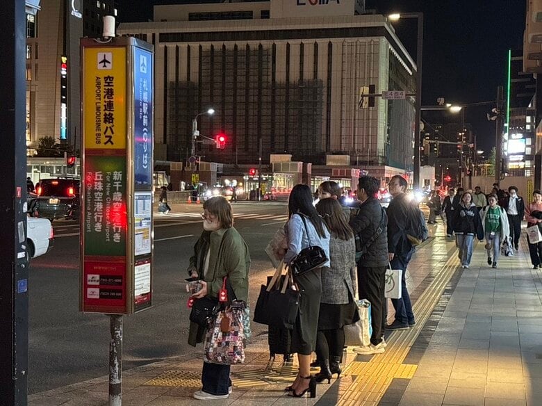 【速報】新千歳空港と札幌を結ぶ快速エアポートなどが連休最終日に運転見合わせ…JR千歳線の「南千歳～新千歳空港駅間」で軌道回路の不具合発生し運転見合わせに｜FNNプライムオンライン