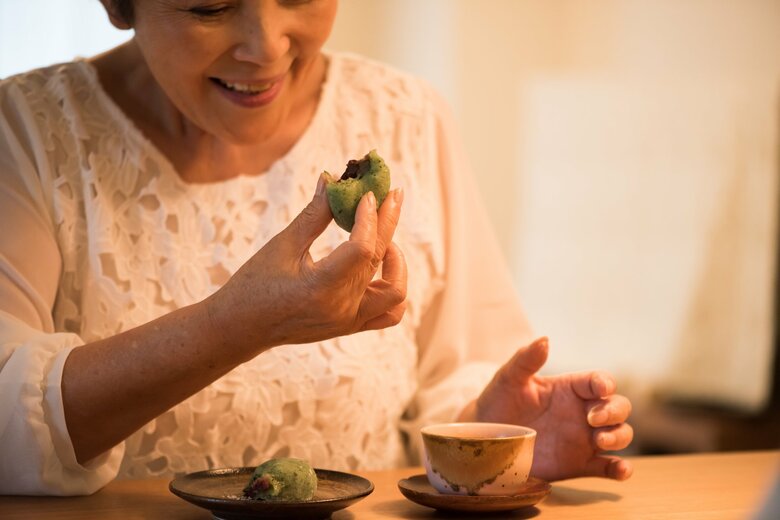 「高齢者の食べ物による窒息事故には認知機能の低下も関係する」という（画像：イメージ）