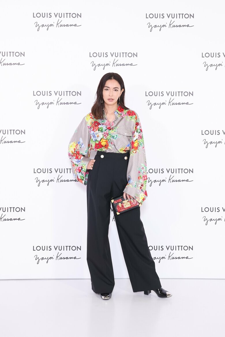 長谷川京子さん　(C)LOUIS VUITTON