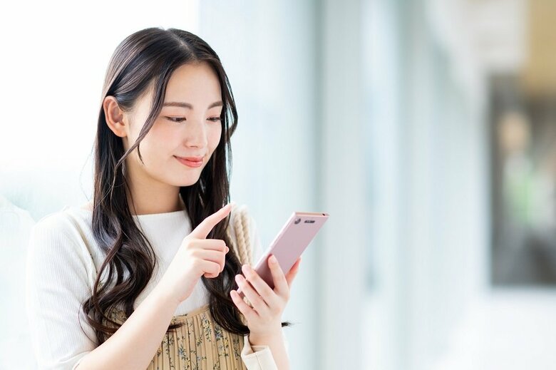 若い世代ほどSNSに慣れ親しんで使いこなしている（イメージ）