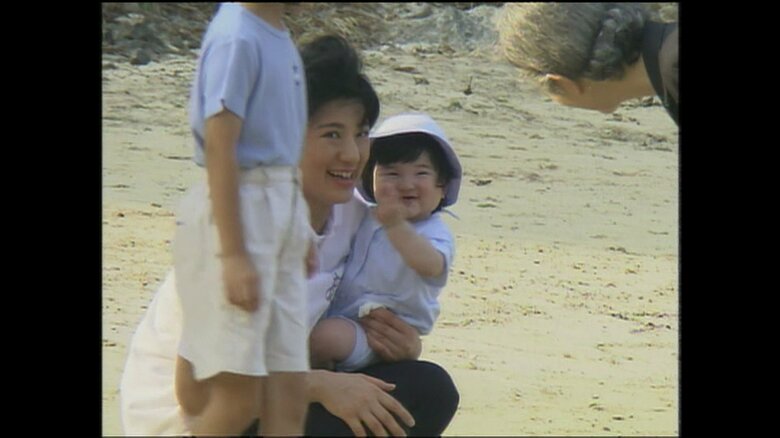 皇后さまに笑顔を見せられる愛子さま