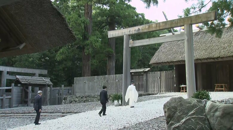 伊勢神宮「内宮」を参拝される悠仁さま