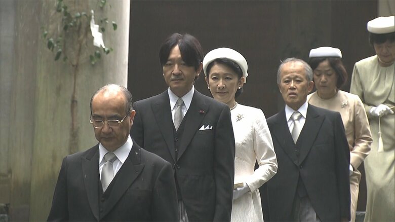 厳かな雰囲気の中、秋篠宮ご夫妻は、伊勢神宮の「内宮」を参拝された